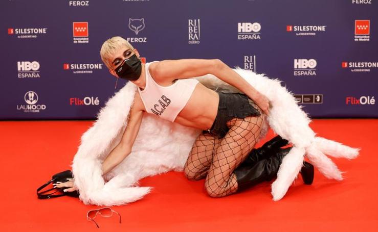 Alfombra roja de los Premios Feroz: looks transgresores en tiempos de pandemia