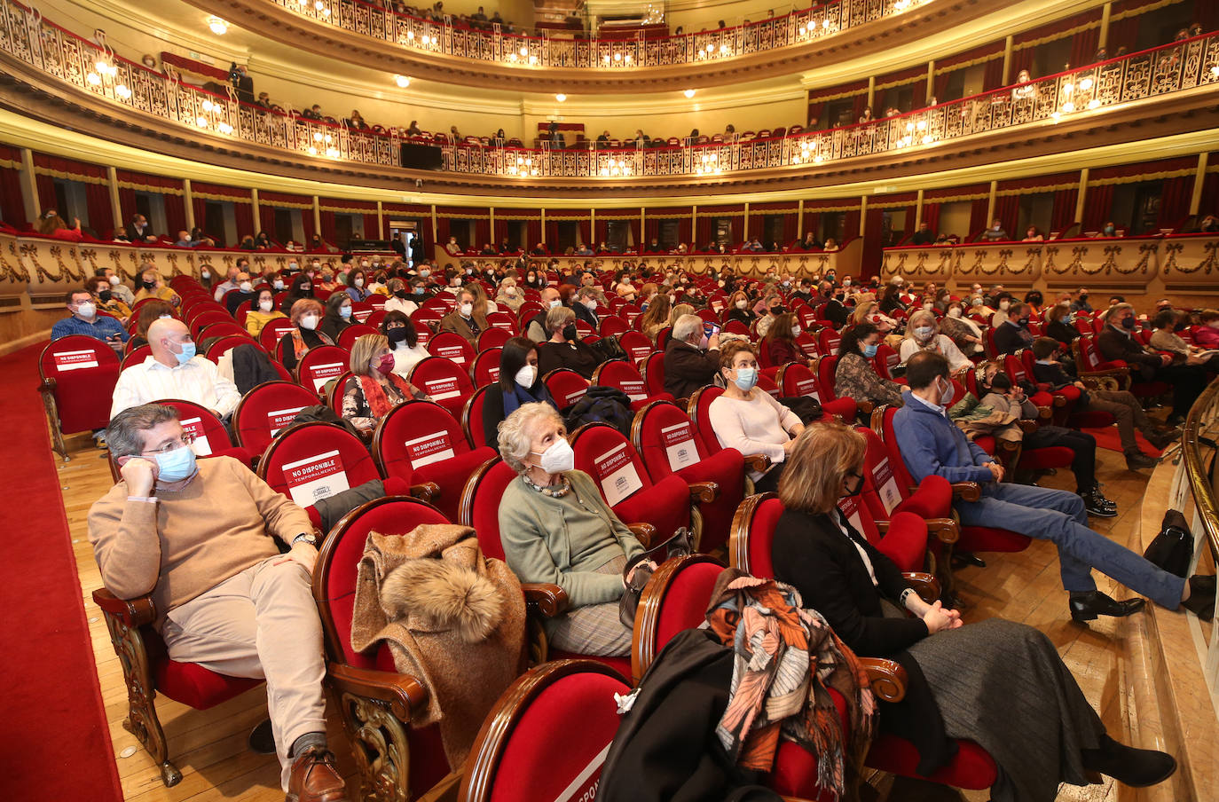 El violinista español de origen libanés y ascedencia armenia convención en el coliseo ovetense