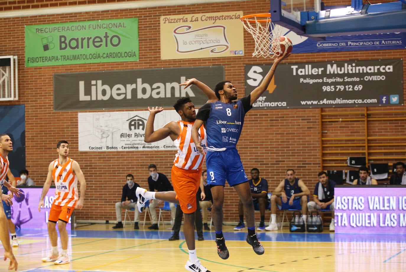El Liberbank Oviedo cerró la primera fase de la LEB Oro, con un triunfo de gran valor ante el Leyma Coruña. Los ovetenses llegaron a ir quince puntos por debajo en el marcador.