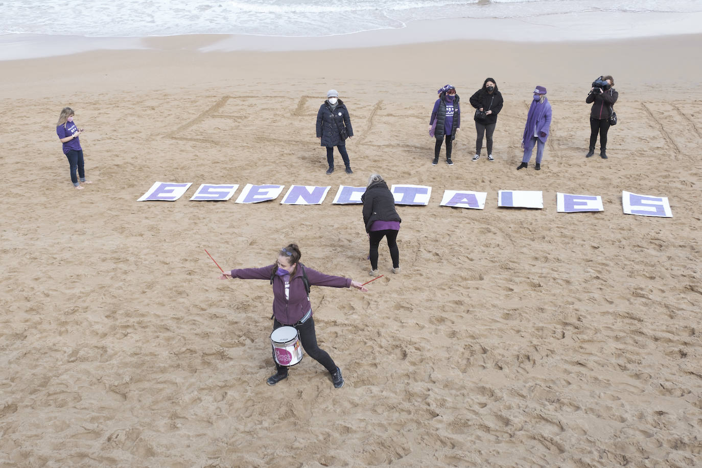 Concentraciones feministas en Gijón, Oviedo, Avilés, Siero y Colunga para presentar la protesta del Día Internacional de las Mujeres