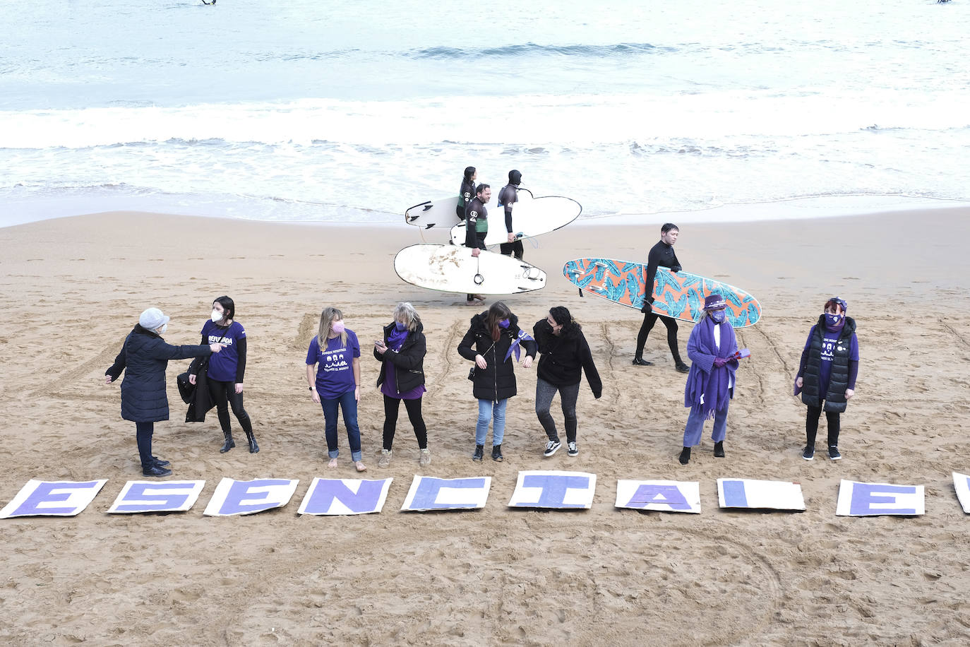 Concentraciones feministas en Gijón, Oviedo, Avilés, Siero y Colunga para presentar la protesta del Día Internacional de las Mujeres