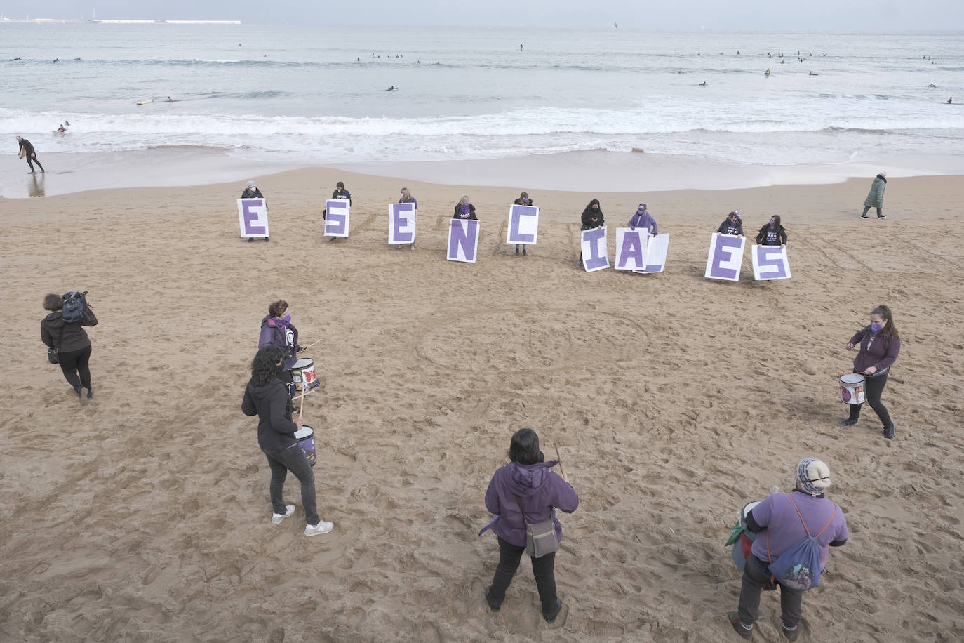 Concentraciones feministas en Gijón, Oviedo, Avilés, Siero y Colunga para presentar la protesta del Día Internacional de las Mujeres