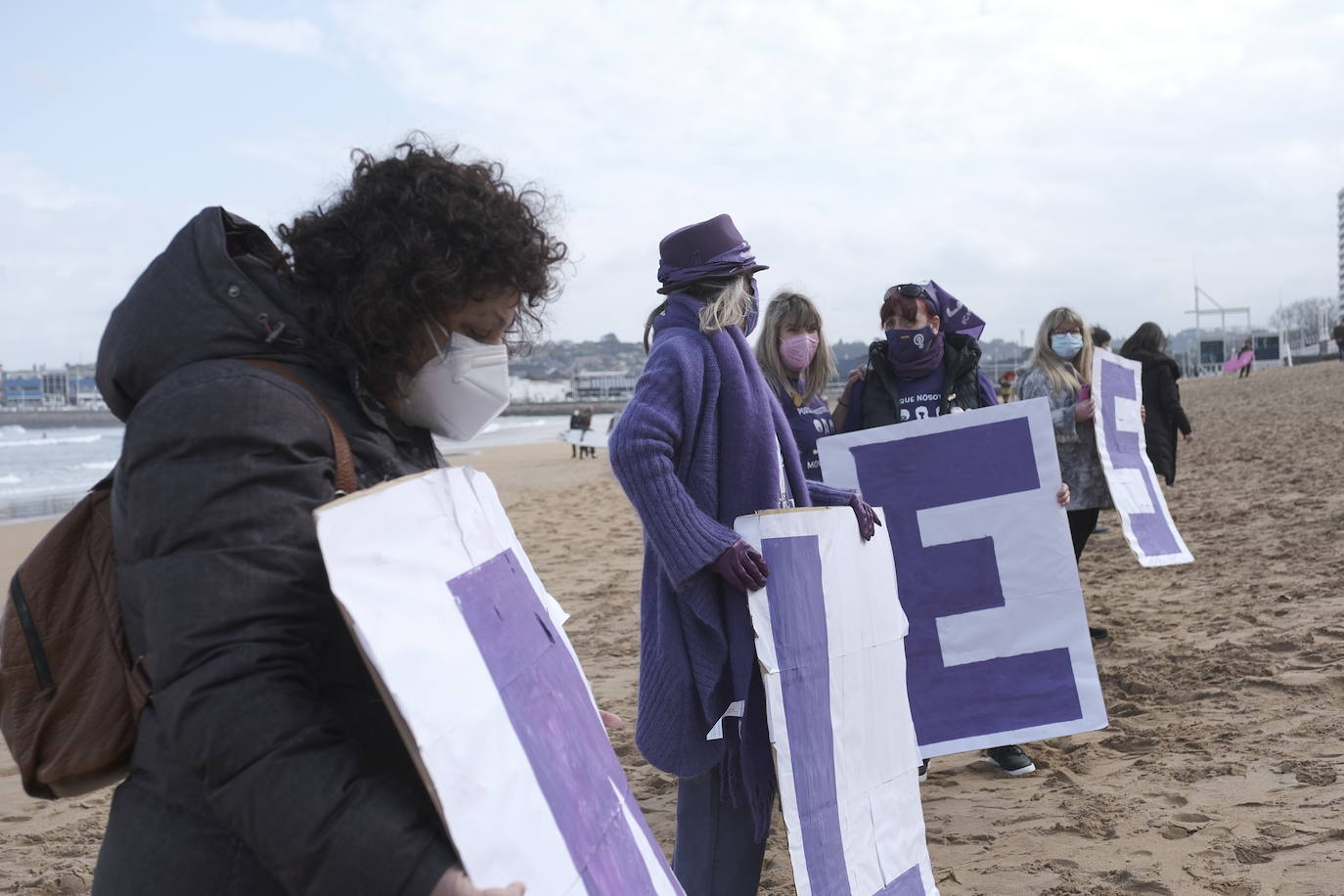 Concentraciones feministas en Gijón, Oviedo, Avilés, Siero y Colunga para presentar la protesta del Día Internacional de las Mujeres