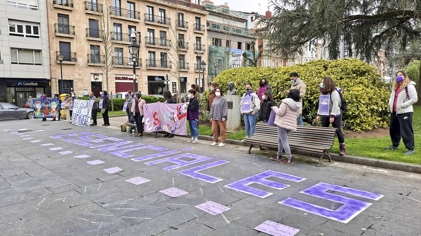 Concentraciones feministas en Gijón, Oviedo, Avilés, Siero y Colunga para presentar la protesta del Día Internacional de las Mujeres