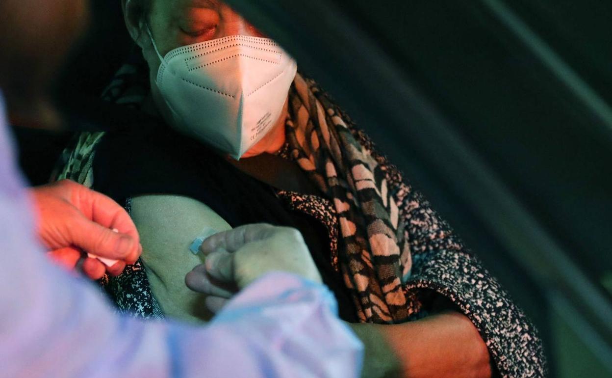 Autovac instalado en el aparcamiento del Hospital Universitario Central de Asturias.