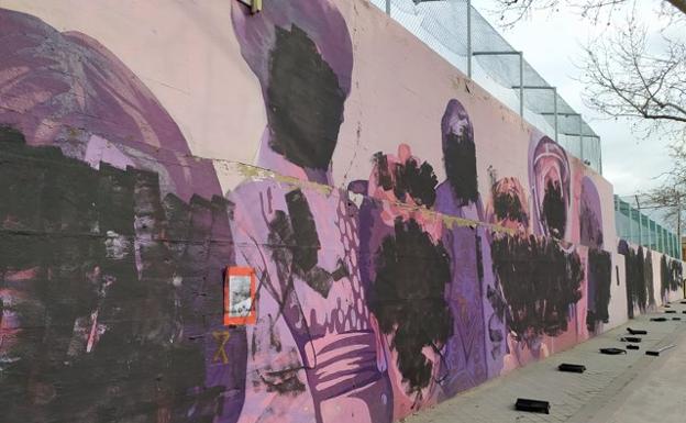 Amanece vandalizado el mural feminista de Ciudad Lineal en pleno 8M 