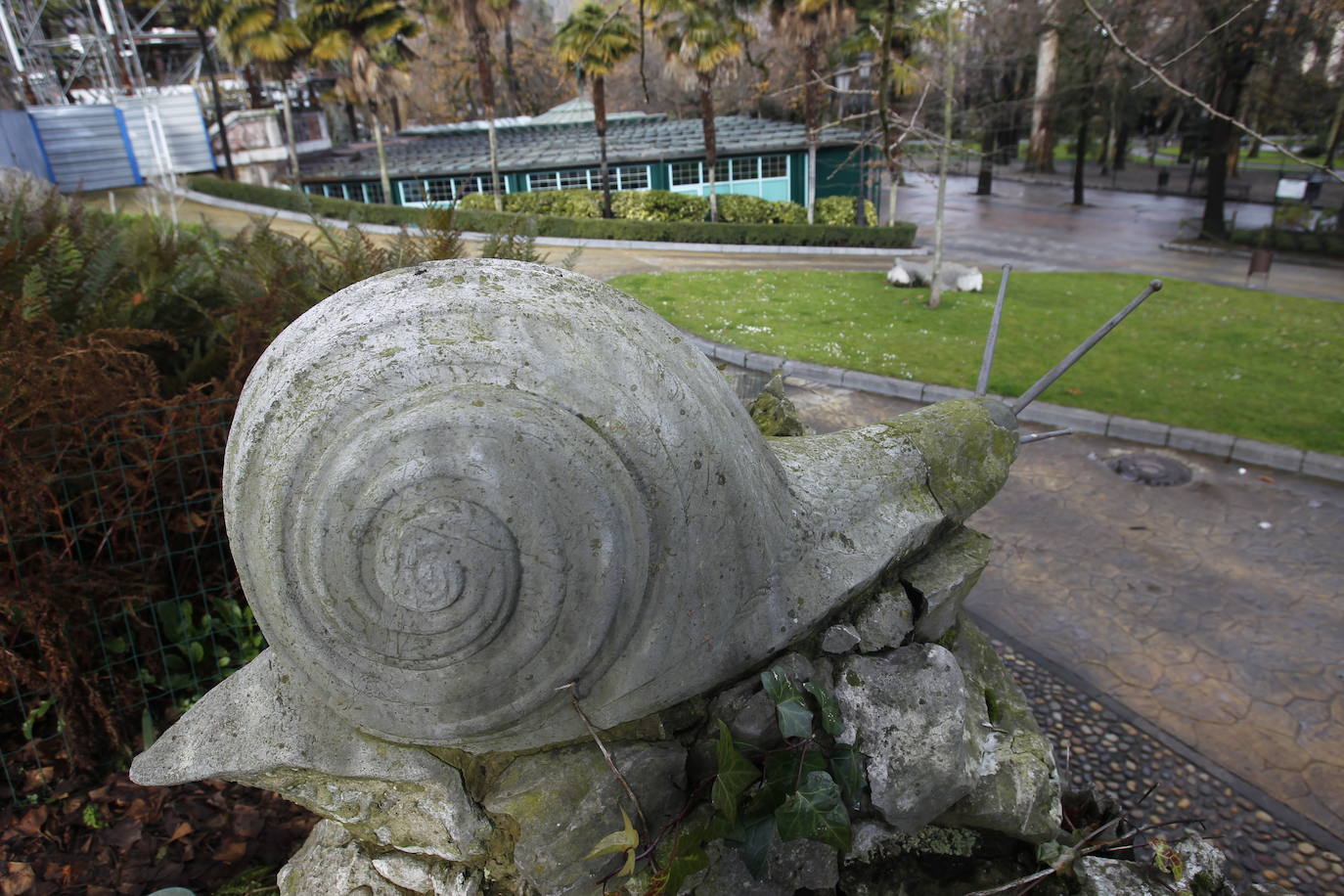 El plan director del Campo de San Francisco busca recuperar el pulmón verde para los ciudadanos e impulsar mejoras que le permitan recuperar el esplendor de épocas pasadas. Generaciones y generaciones se han criado corriendo entre sus árboles y caminos, convirtiéndole en fiel testigo de la historia de Oviedo