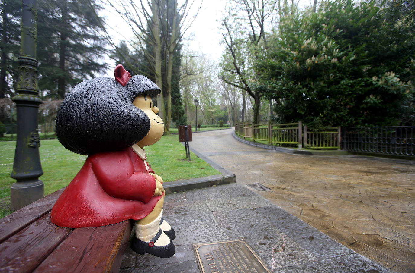 El plan director del Campo de San Francisco busca recuperar el pulmón verde para los ciudadanos e impulsar mejoras que le permitan recuperar el esplendor de épocas pasadas. Generaciones y generaciones se han criado corriendo entre sus árboles y caminos, convirtiéndole en fiel testigo de la historia de Oviedo