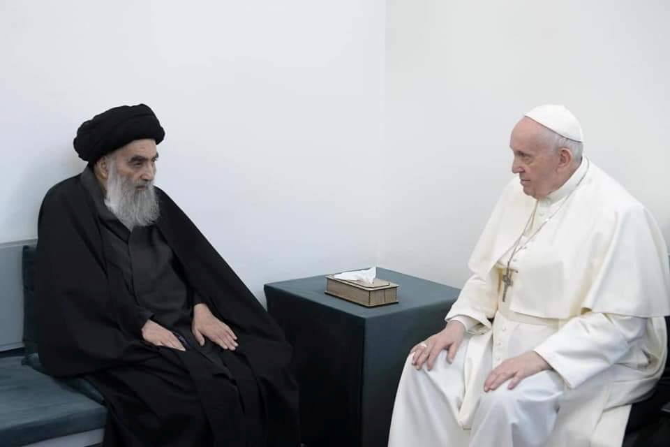 El papa Francisco ha visitado por primera vez Irak en un arriesgado viaje de tres días de duración con el objetivo de acercarse a la comunidad cristiana del país, brutalmente castigada por el grupo yihadista Estado Islámico.