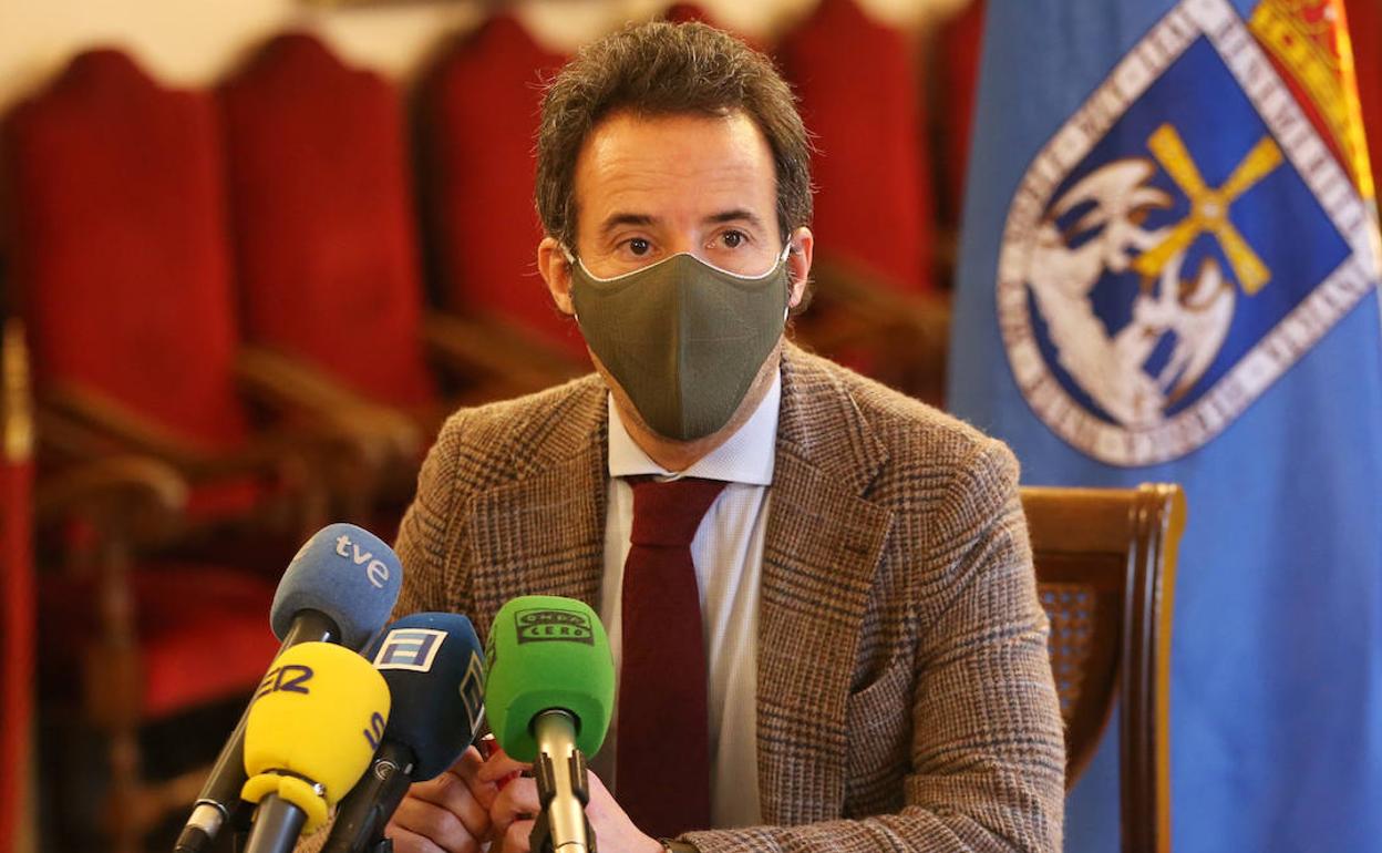 Cuesta afea al PP su política errática: «Unos días van con Vox y otros se aproximan al centro»