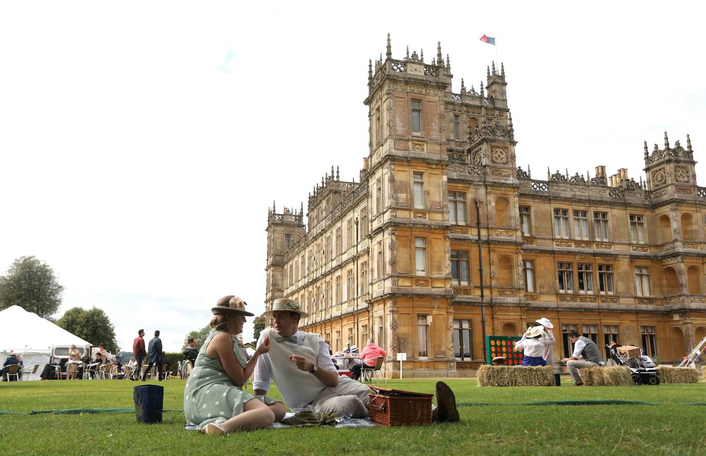 El castillo de Highclere, en Hampshire (Inglaterra), escenario real de una de las casas más famosas de la ficción televisiva: la mansión de ‘Dowton Abbey’.