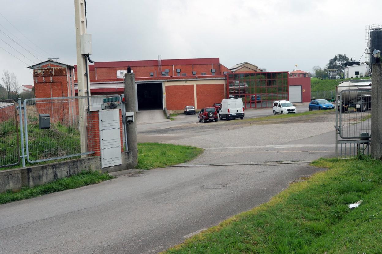 Parcela de Granda donde hubo un matadero, adquirida para la nueva ITV. 