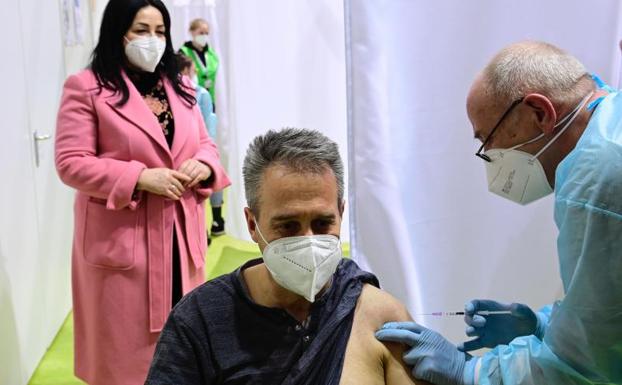 Vacunación de AstraZeneca en el Aeropuerto de Berlín
