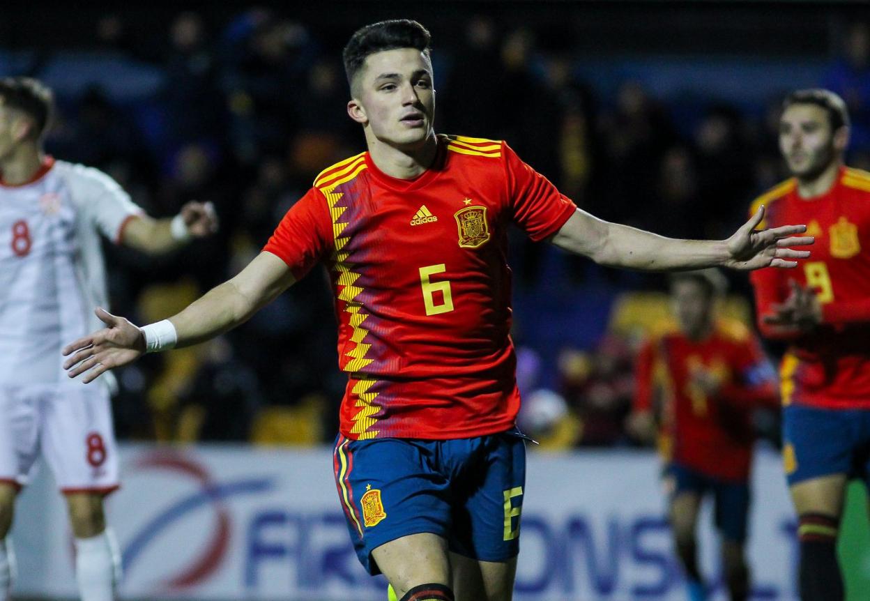 Manu García celebra su gol con la Selección Española ante Macedonia. 