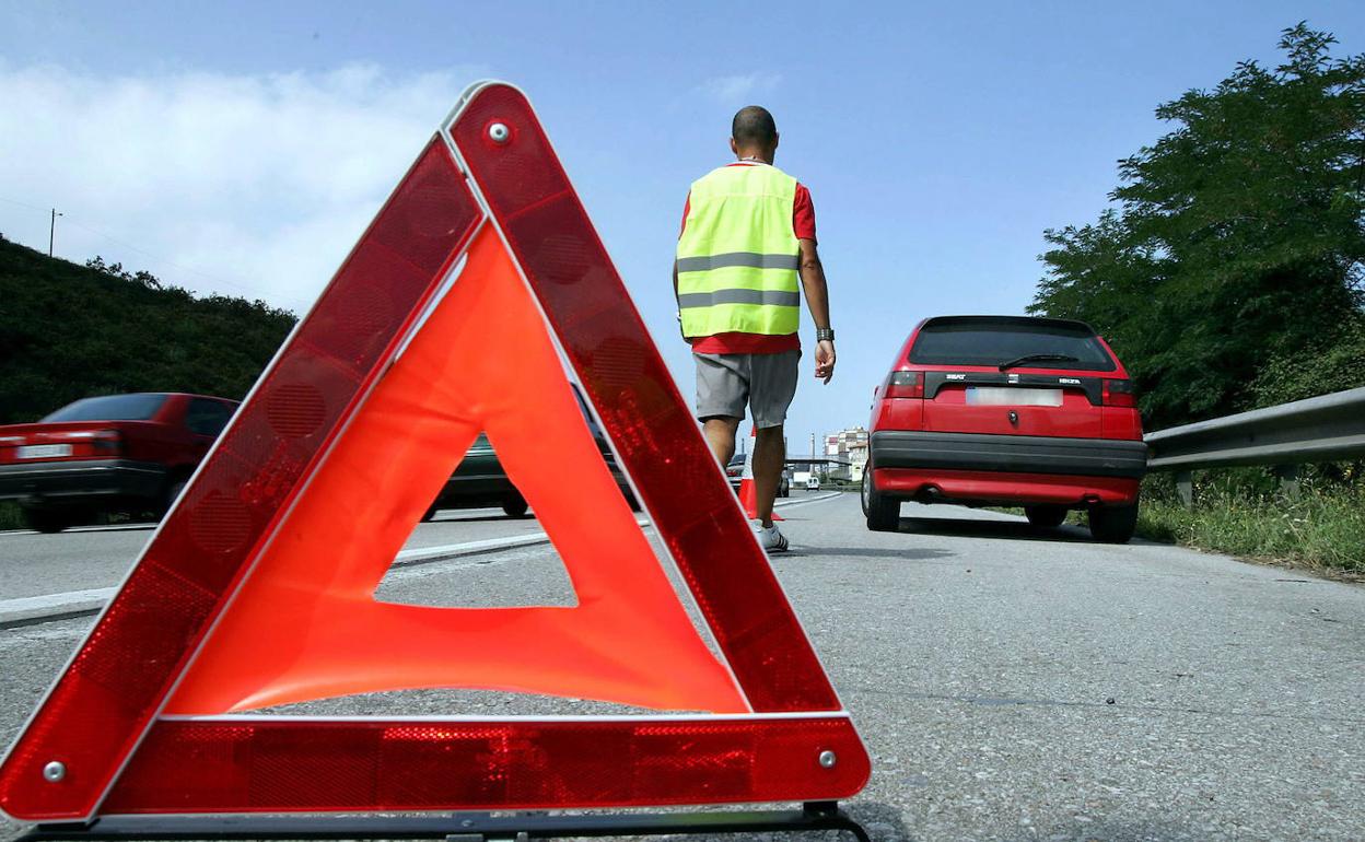 Cómo parar con seguridad en caso de avería o emergencia en carretera