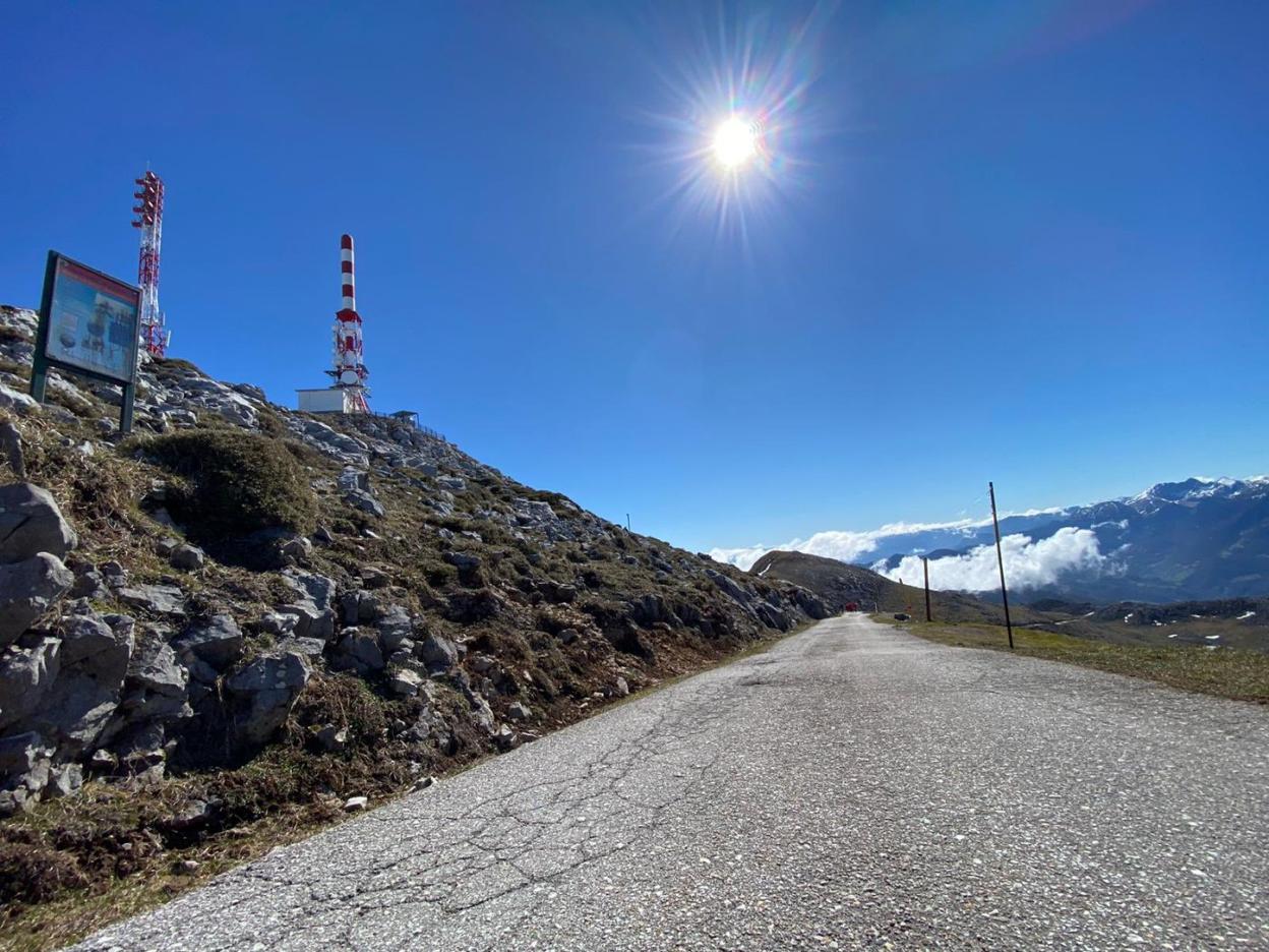 Las últimas rampas de la ascensión al Gamoniteiro, un nuevo 'coloso' asturiano para la ronda española. 