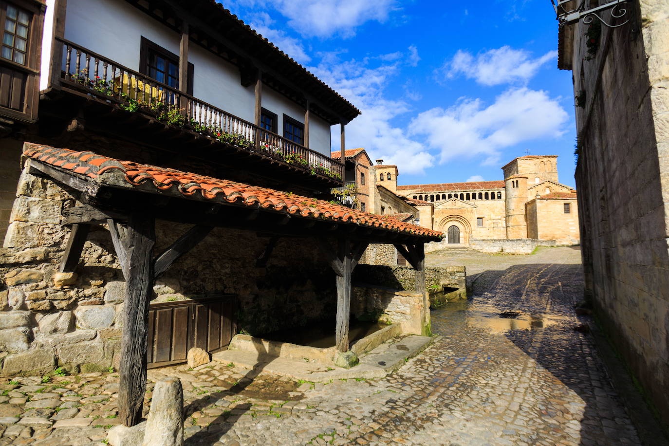 12. Santillana del Mar (Cantabria), con 44.900 búsquedas mensuales