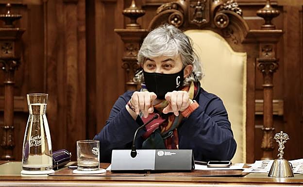 La alcaldesa de Gijón, Ana González, durante el Pleno.