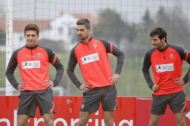 Borja López, en el entrenamiento de ayer, junto a Marc Valiente. 