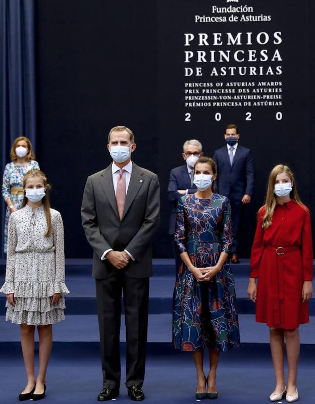 Leonor junto a los reyes y su hermana, la infanta Sofía, durante las audiencias previas a los Premios Princesa de Asturias 2020.