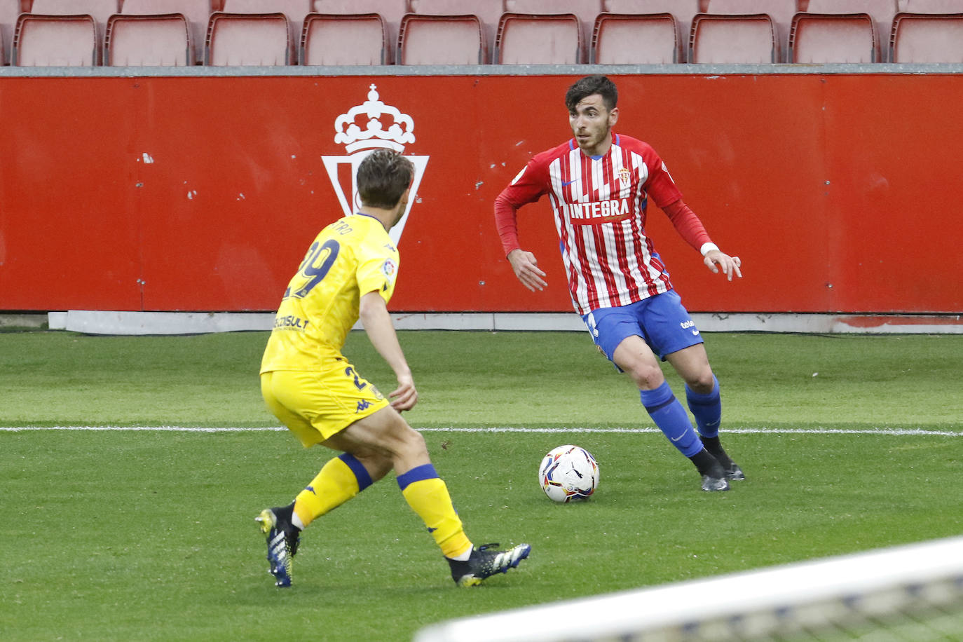 El partido disputado entre el Sporting y el Alcorcón en El Molinón, en imágenes.