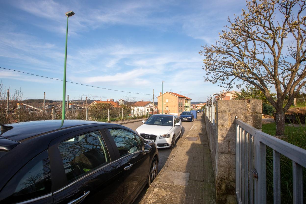 El fajo de billetes apareció en el suelo en la calle Pico Bustiello. 