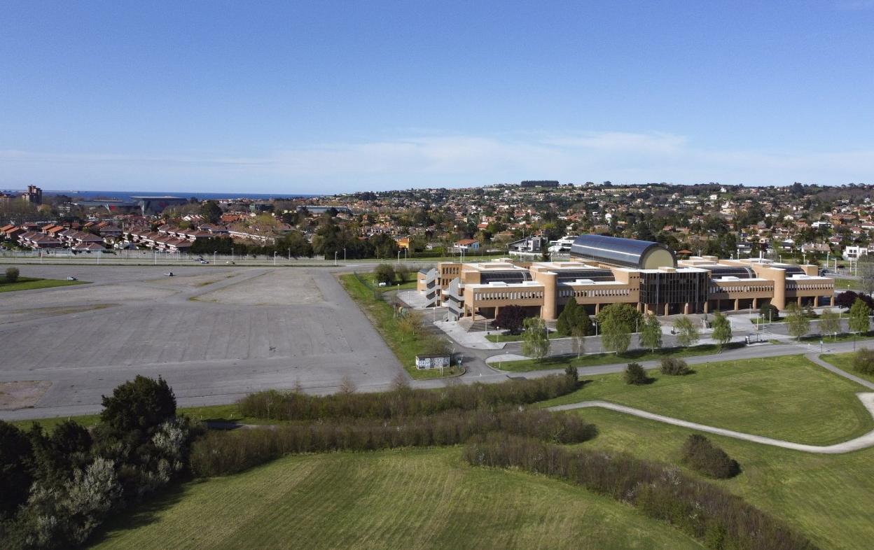 Parcela anexa a la Escuela de Marina Civil en la que se construirán los tres edificios. 