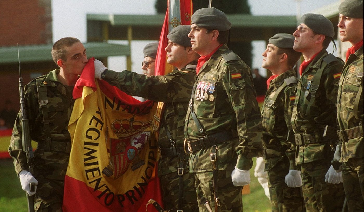 Jura de bandera en la última mili del acuartelamiento Cabo Noval. 