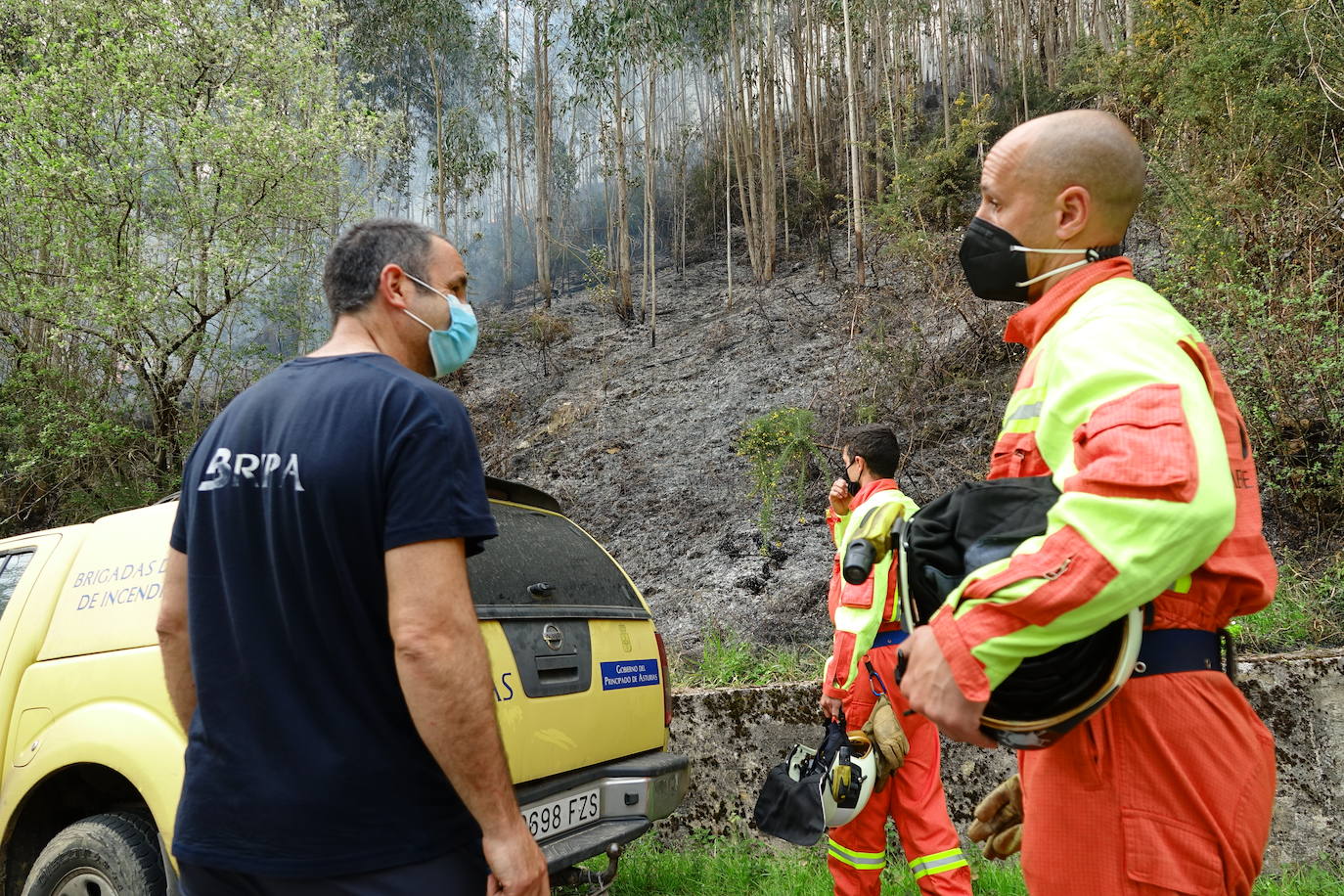 Un incendio en la Sierra del Sueve concentra un importante equipo material y humano para lograr su extinción