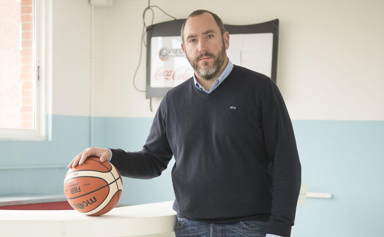 Héctor Galán, en las instalaciones del Polideportivo de Pumarín.