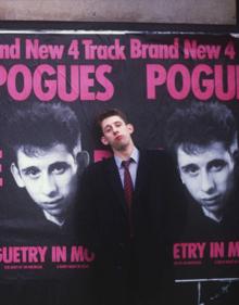 Imagen secundaria 2 - Shane MacGowan en 'Crock of Gold', junto a su mujer Victoria y su amigo Johnny Depp.