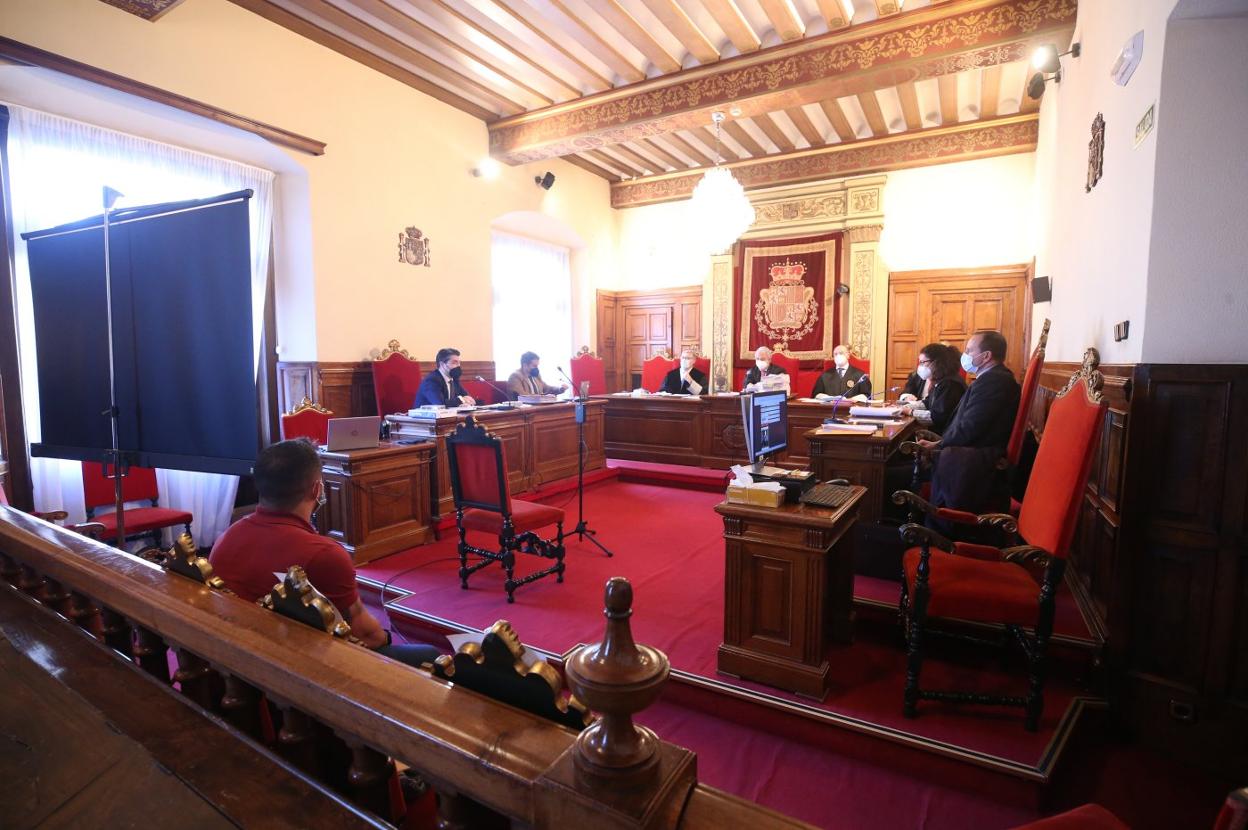 Alfonso T. M., ayer, en la sala del Tribunal Superior de Justicia de Asturias (TSJA), en Oviedo. 