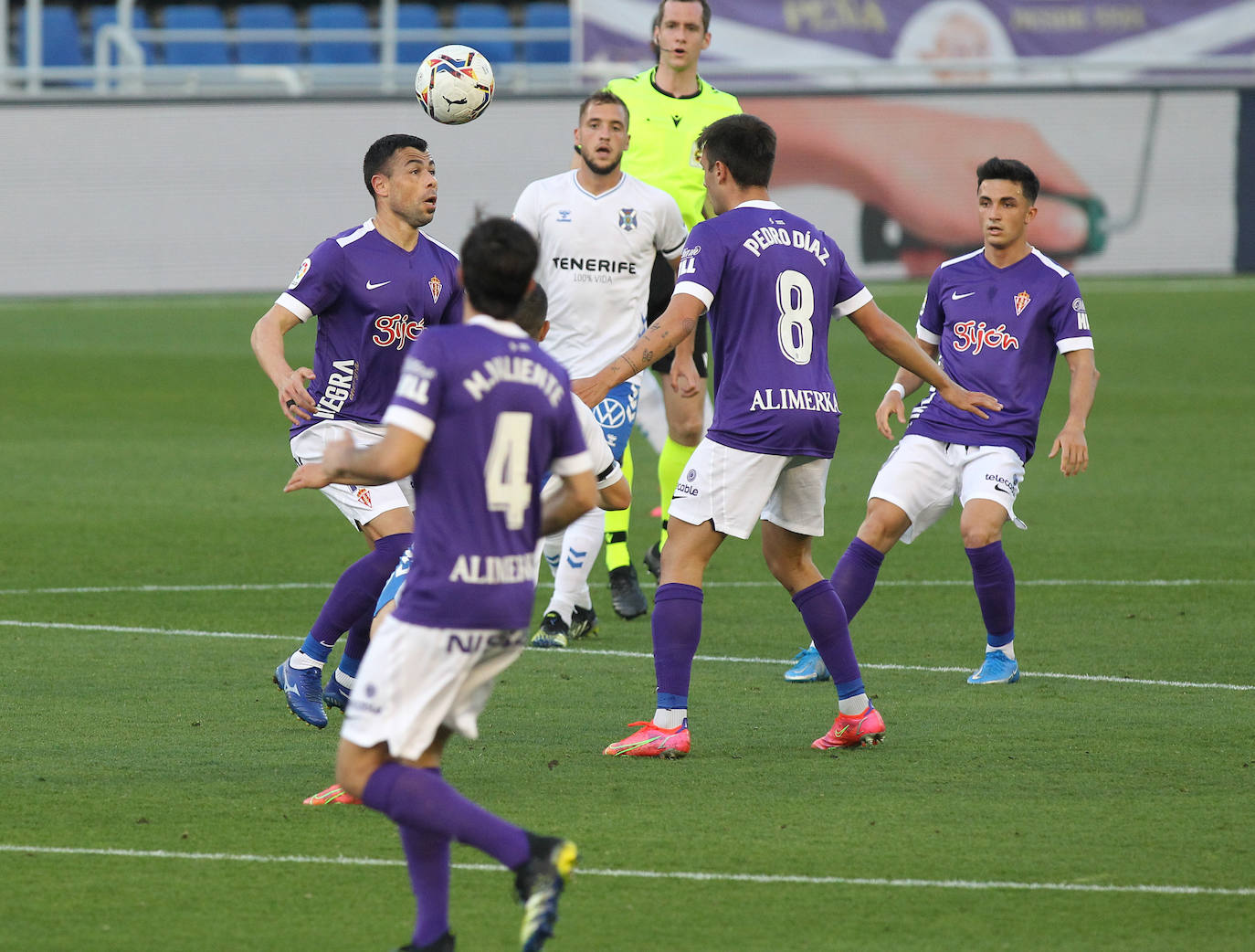 Por primera vez en esta temporada, los rojiblancos encadenan su segunda victoria consecutiva y lo hacen en un momento crítico: justo antes del derbi asturiano. 