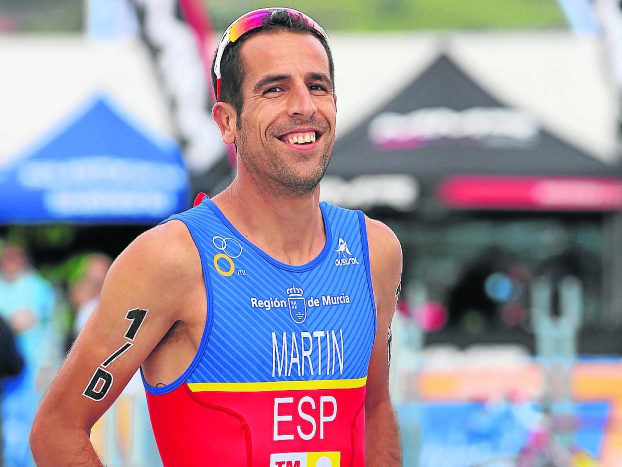 Emilio Martín, en la prueba de relevos mixtos del Mundial de Duatlón 2016 en Avilés. 