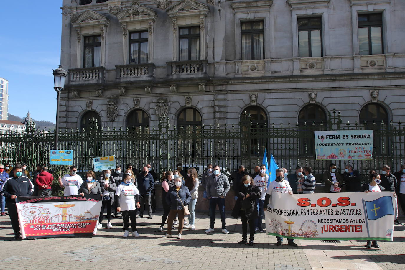 El sector está paralizado desde el pasado octubre y reclaman al Principado volver a trabajar. De él dependen 800 personas en Asturias.