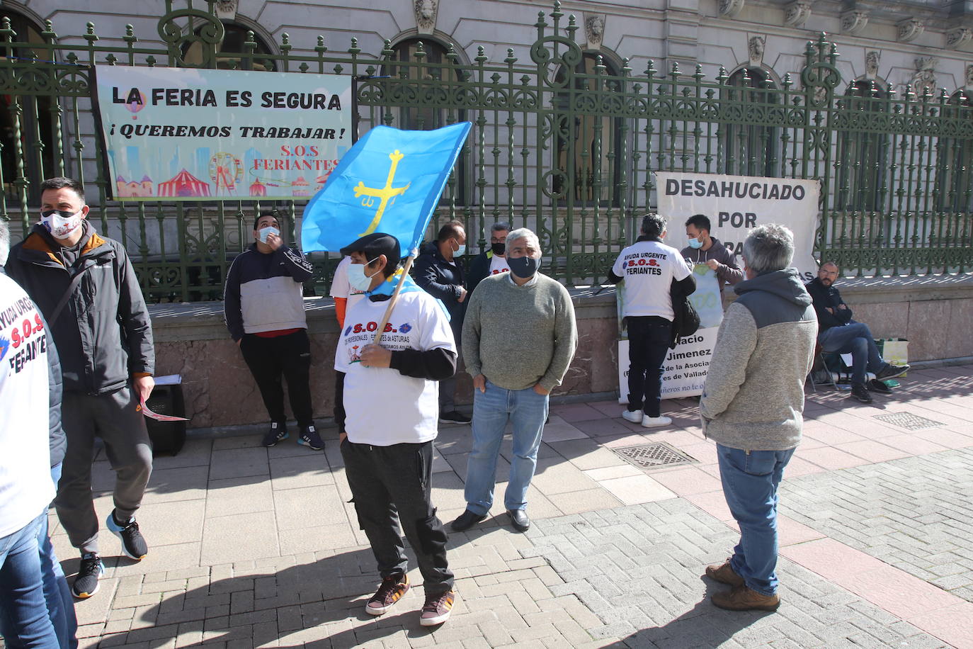 El sector está paralizado desde el pasado octubre y reclaman al Principado volver a trabajar. De él dependen 800 personas en Asturias.