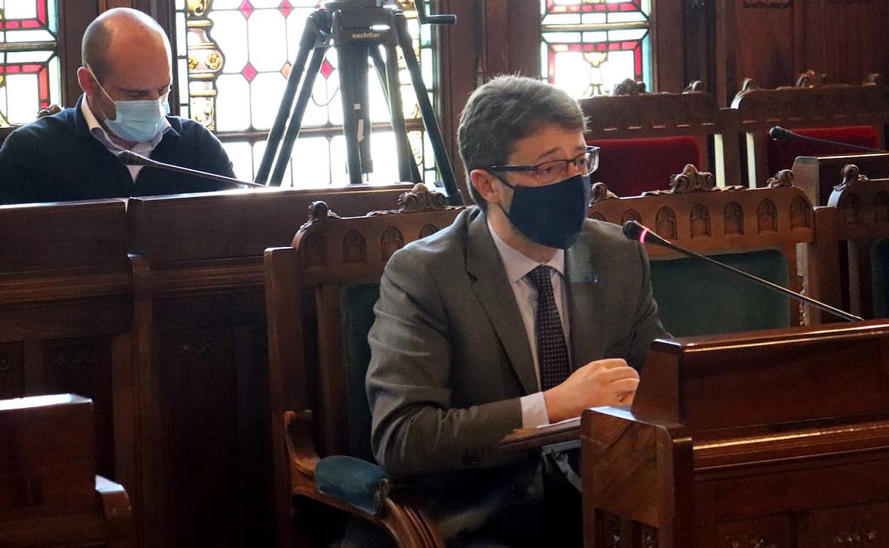 El consejero de Industria, durante su comparecencia.