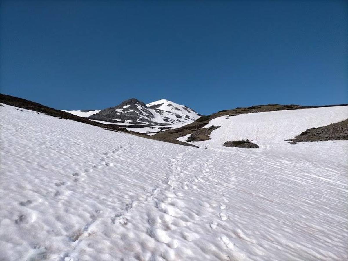 Fotos: Ruta con nieve al Pico Cornón