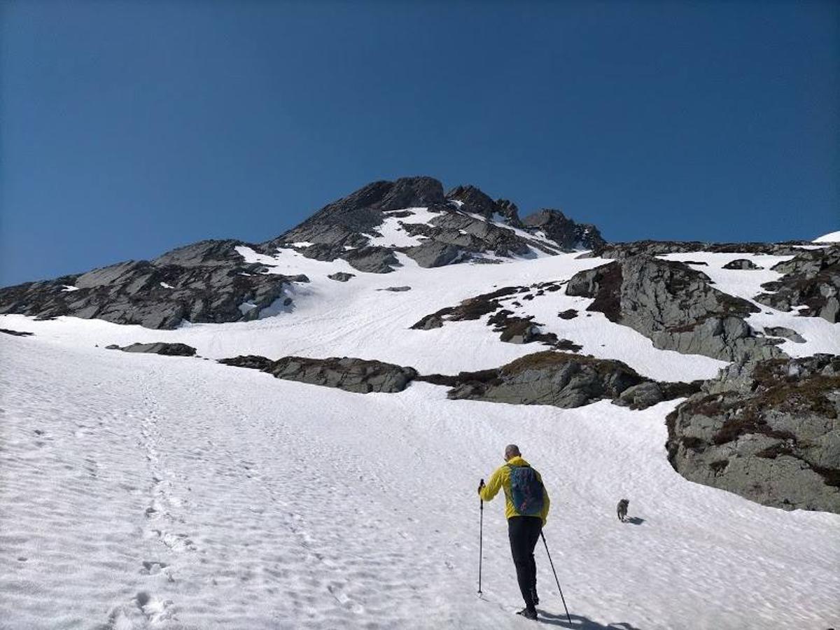 Fotos: Ruta con nieve al Pico Cornón