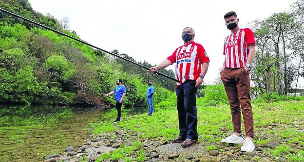 La rivalidad tiñe el río de colores