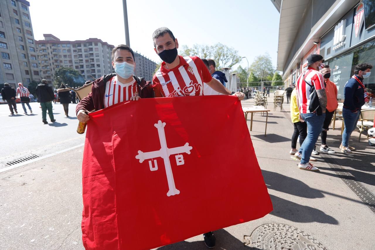 Las aficiones vivieron el derbi en los bares