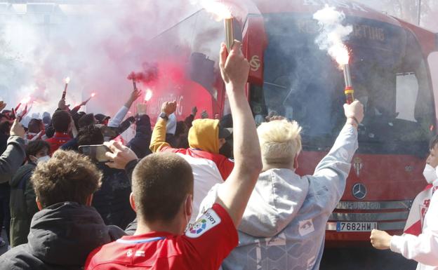 Vídeo | La marea rojiblanca anima a los jugadores minutos antes del partido