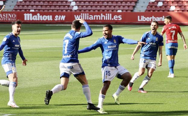 Celebración del gol de Diegui al inicio del partido.