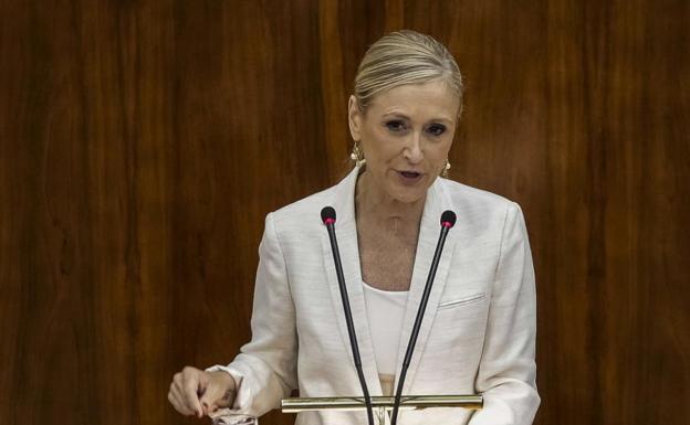 El juez archiva la causa a Cifuentes por la financiación del PP madrileño