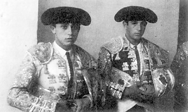 El Bibio se quedó en 2020 por primera vez sin festejos taurinos desde 1941. Fue la única falta en siete décadas. Inaugurada en 1888, la plaza de toros gijonesa ha vivido muy pocos años de sequía a lo largo de su historia. Por diferentes circunstancias, incluido el paréntesis de la Guerra Civil, no hubo corridas en 1915, 1936, 1937, 1938, 1939 y 1940. Para 2021, el Ayuntamiento ya ha mostrado su «total colaboración» para retomar la Feria de Nuestra Señora de Begoña, aunque sea en un formato más reducido. 1910.