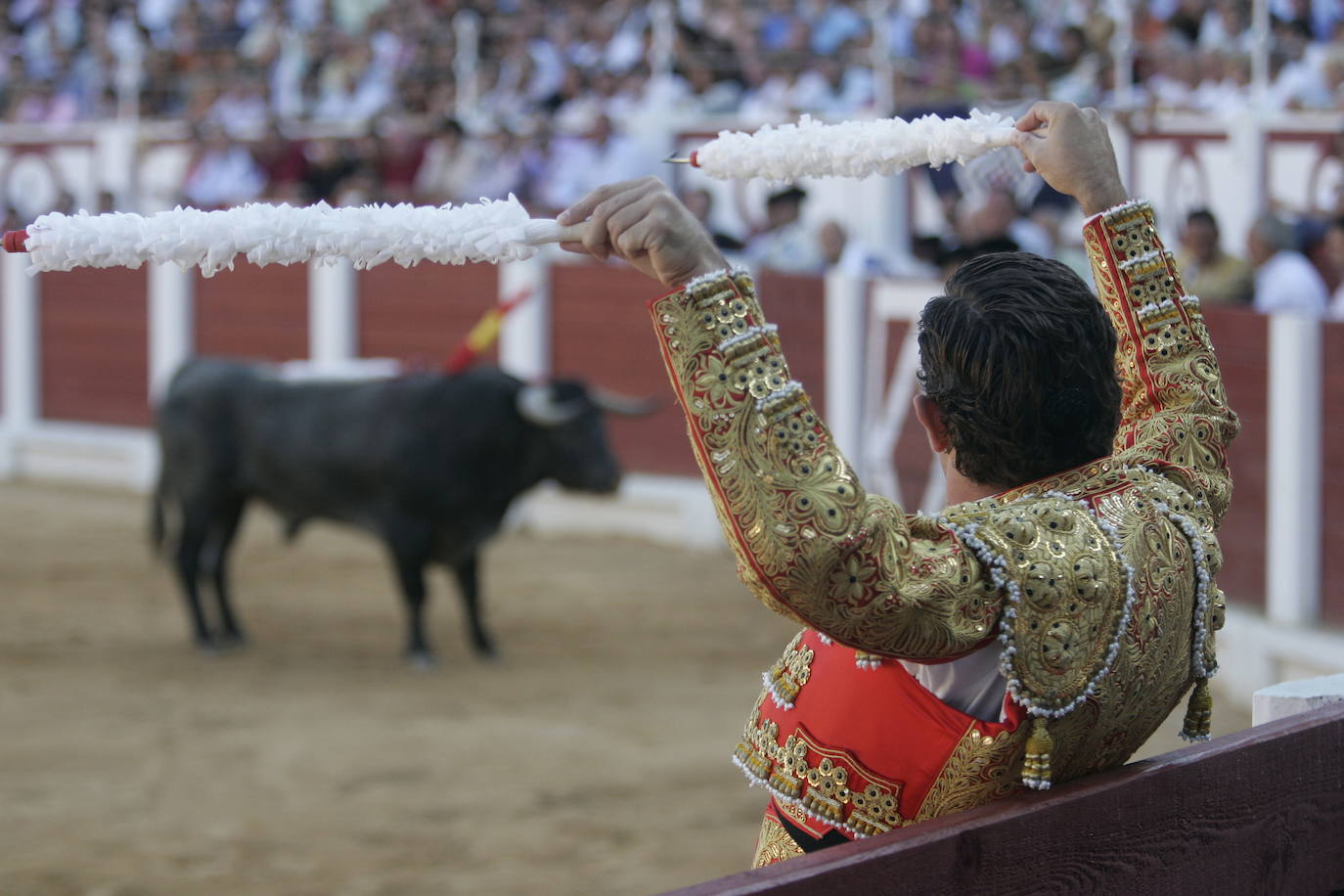 El Bibio se quedó en 2020 por primera vez sin festejos taurinos desde 1941. Fue la única falta en siete décadas. Inaugurada en 1888, la plaza de toros gijonesa ha vivido muy pocos años de sequía a lo largo de su historia. Por diferentes circunstancias, incluido el paréntesis de la Guerra Civil, no hubo corridas en 1915, 1936, 1937, 1938, 1939 y 1940. Para 2021, el Ayuntamiento ya ha mostrado su «total colaboración» para retomar la Feria de Nuestra Señora de Begoña, aunque sea en un formato más reducido. 2006.