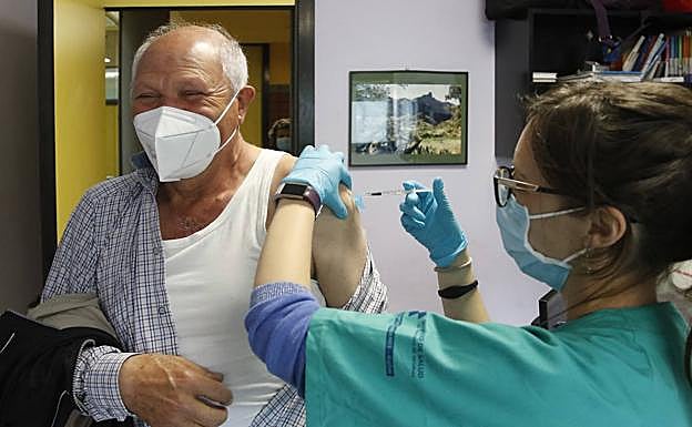 Las áreas de Gijón y Oviedo estrenan la vacunación con Janssen