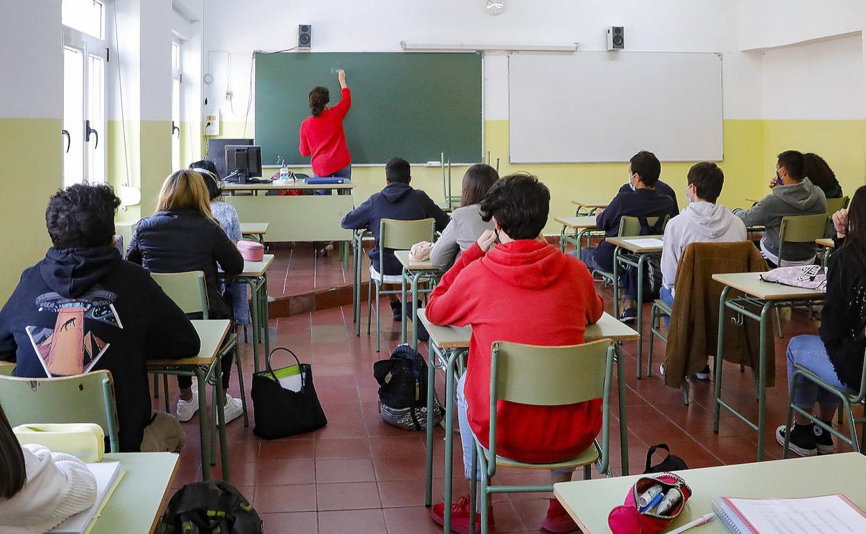 Bajan los positivos en los centros educativos asturianos: 162 en la última semana