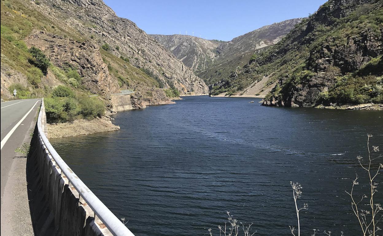 Embalse de Soto de la Barca, en Tineo.