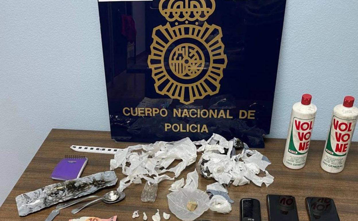 Tres detenidos en Mieres que repartían droga a domicilio